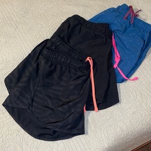 Old navy shorts bundle. Size M